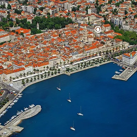 La Porta Luxury בית הארחה