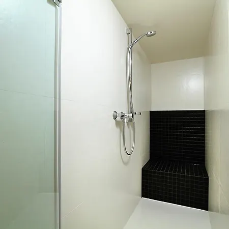 La Porta Luxury בית הארחה 4*